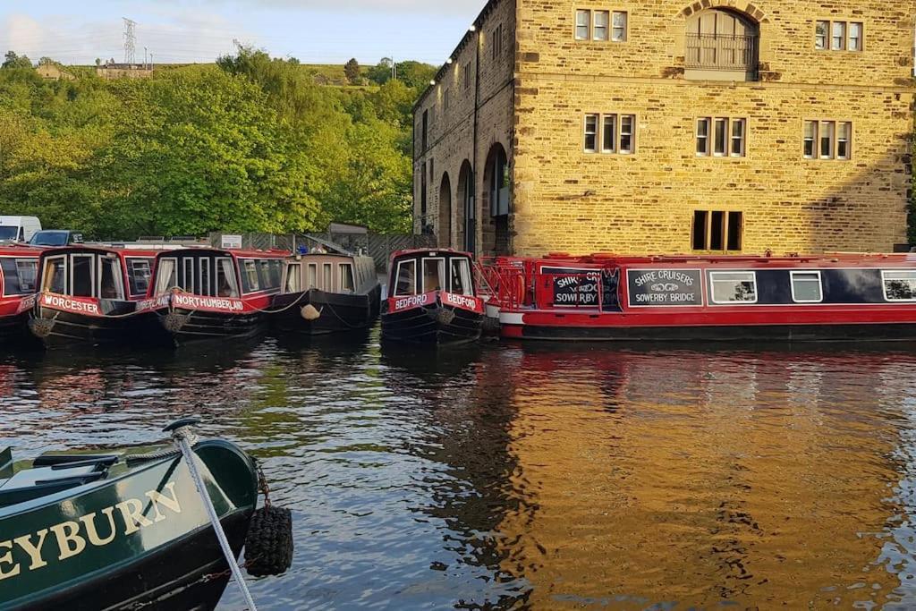 Bowie'S Abode Sowerby Bridge Bagian luar foto
