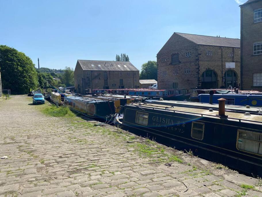 Bowie'S Abode Sowerby Bridge Bagian luar foto